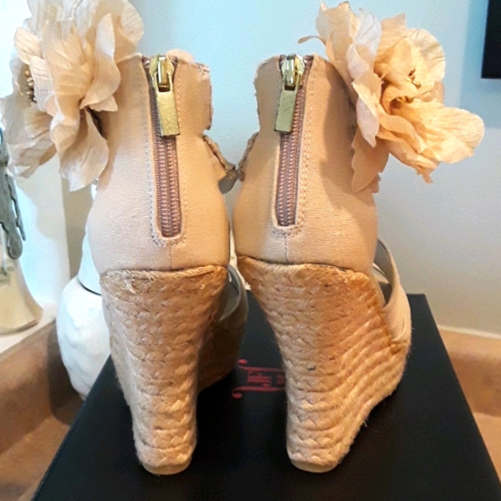 NEW NEVER WORN High Heel Wedge Espadrilles - Picture 3 of 11
